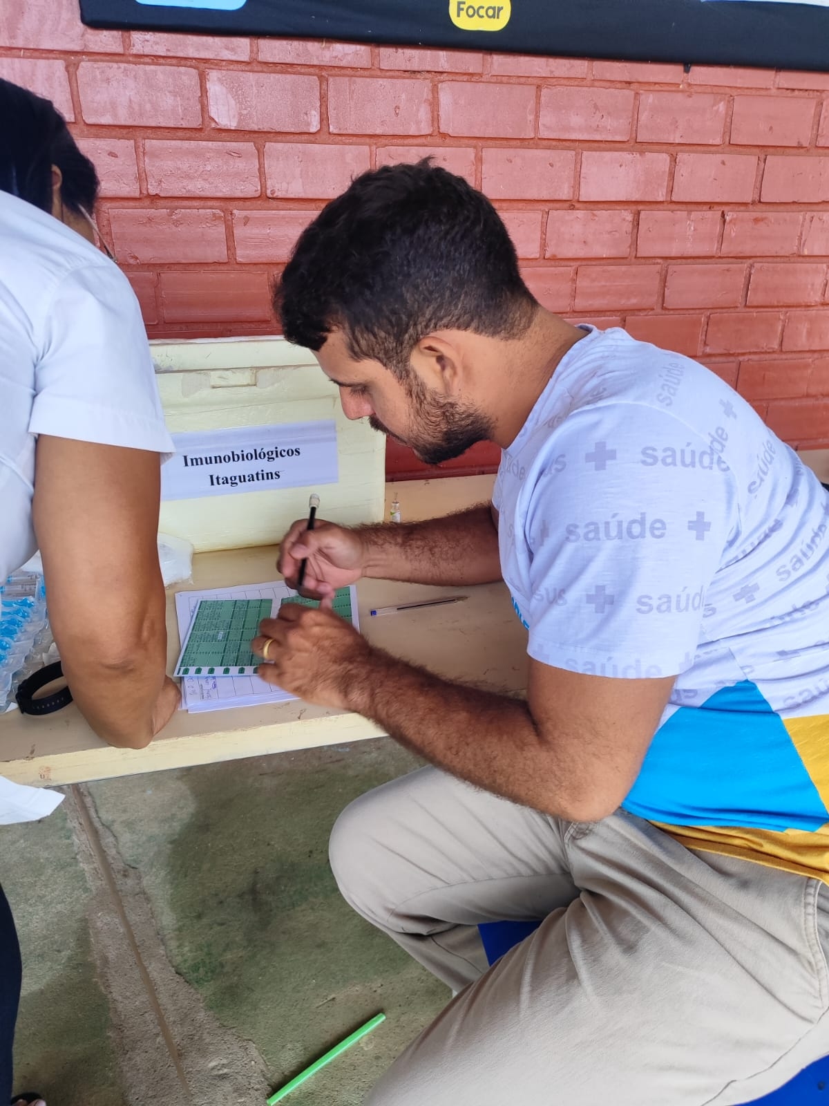 Vacinação de crianças e adolescentes é realizada na Escola Municipal Suely Barbosa em Itaguatins 