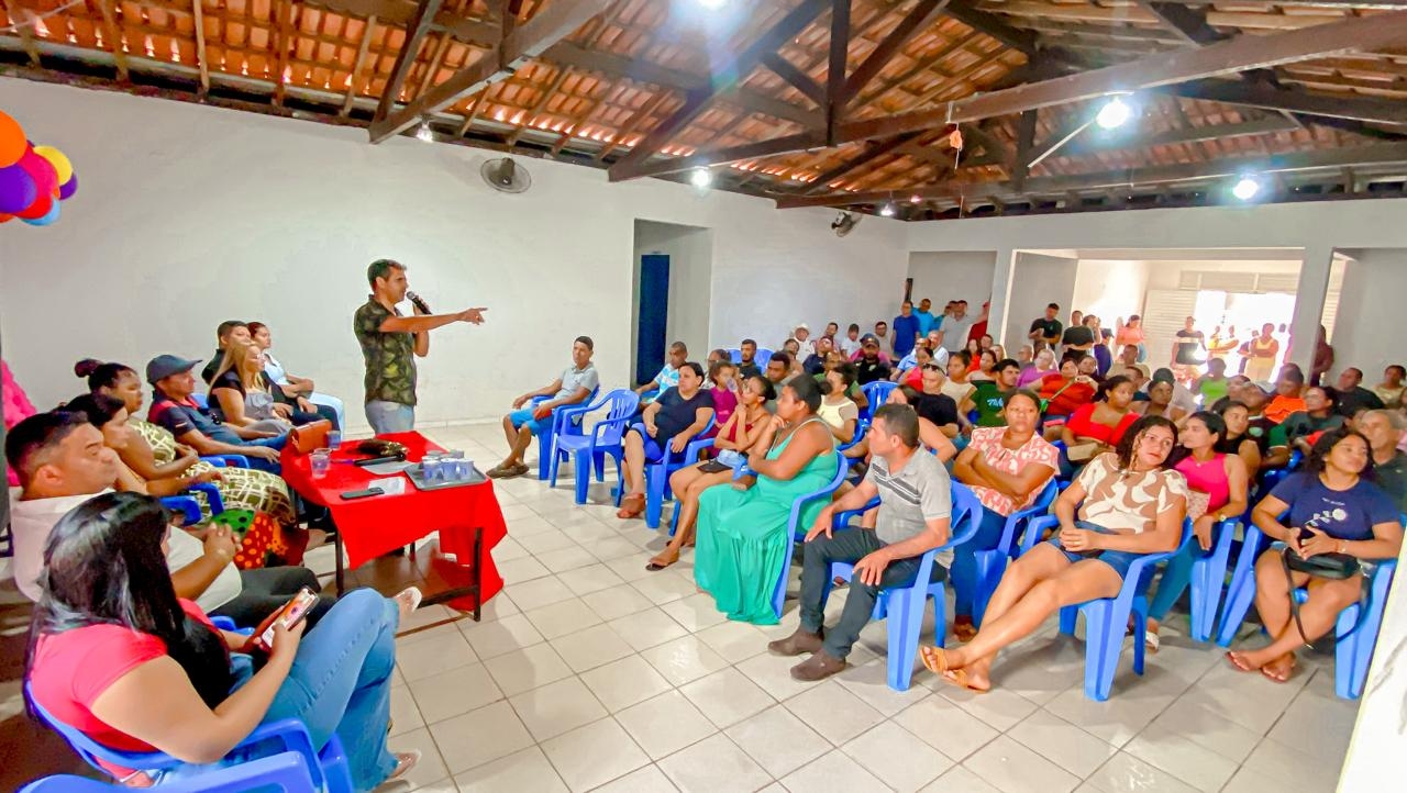 Prefeitura e entidades reúnem famílias e apresentam projeto de moradia popular em Itaguatins
