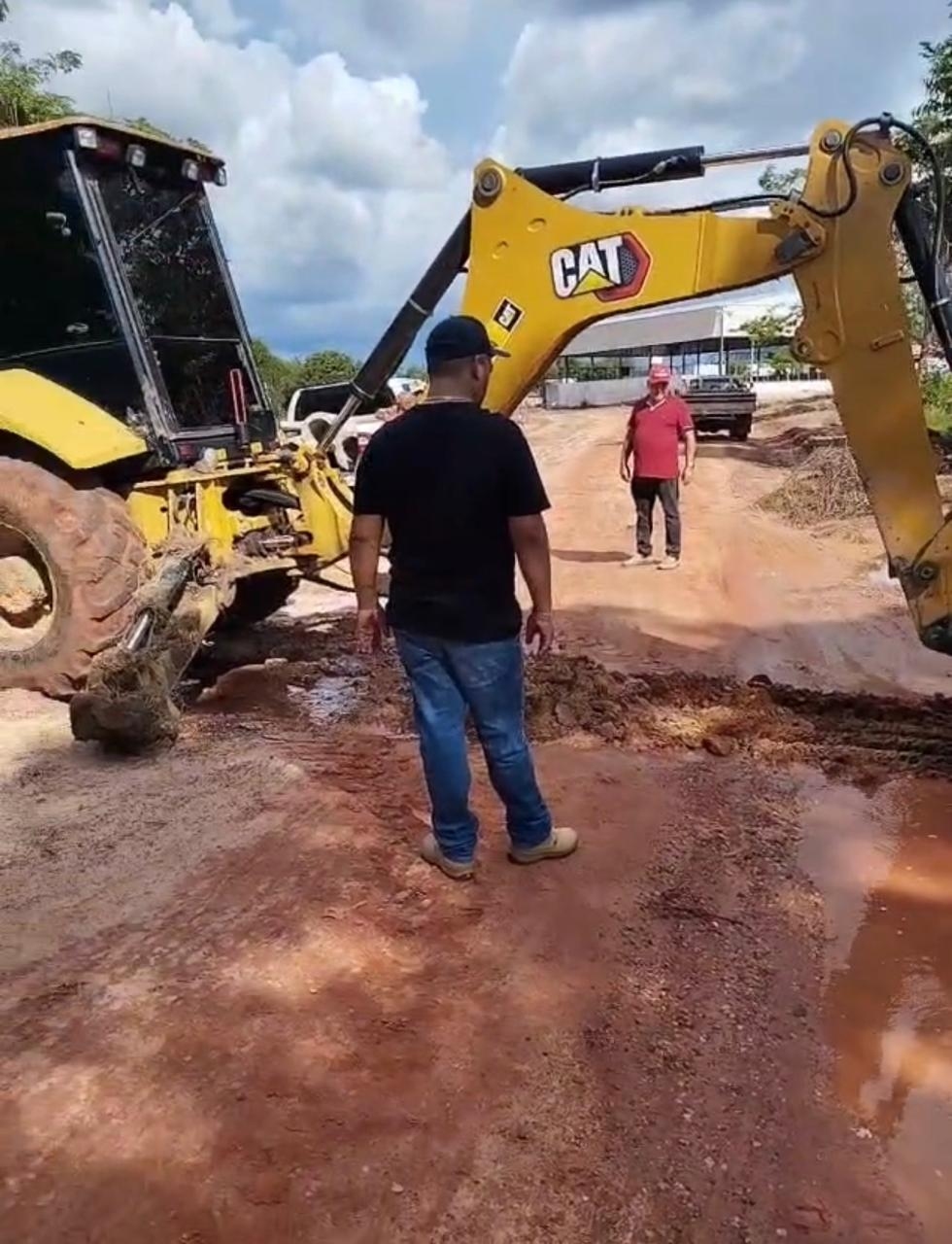 Prefeitura realiza manutenções emergenciais nas estradas vicinais em Itaguatins